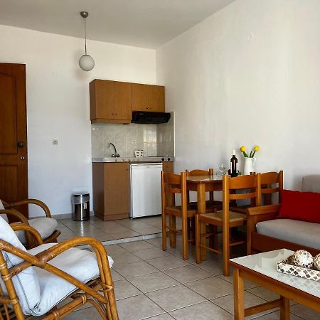 Michael Apartments Agia Marina 외부 사진