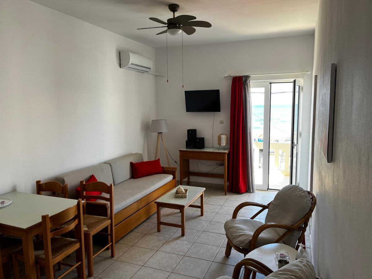 Michael Apartments Agia Marina 외부 사진