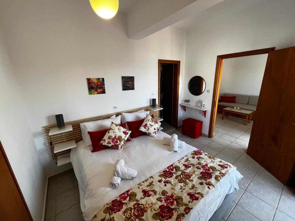 Michael Apartments Agia Marina 외부 사진